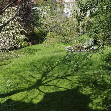Am Stadtpark Apartment *