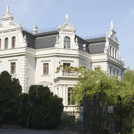 Am Stadtpark Apartment *
